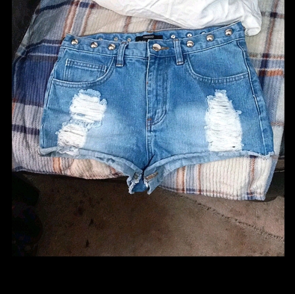 Forever 21 distressed shorts
